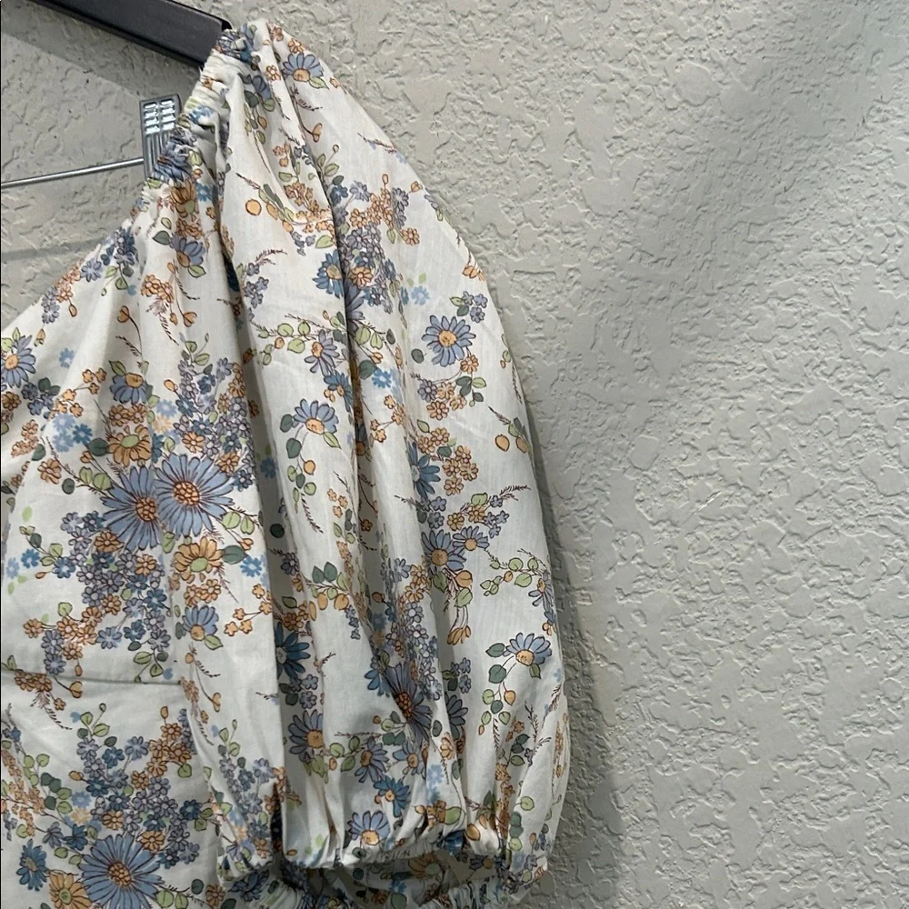 Abercrombie & Fitch Floral Off-Shoulder Blouse